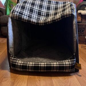 Black and White Plaid Dog Bed